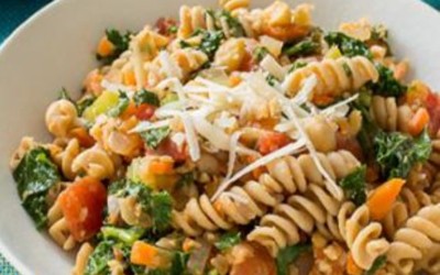 Pasta with Chickpeas, Tomato, and Spinach